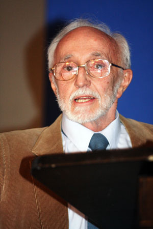 Alec Mills (Director of Photography)